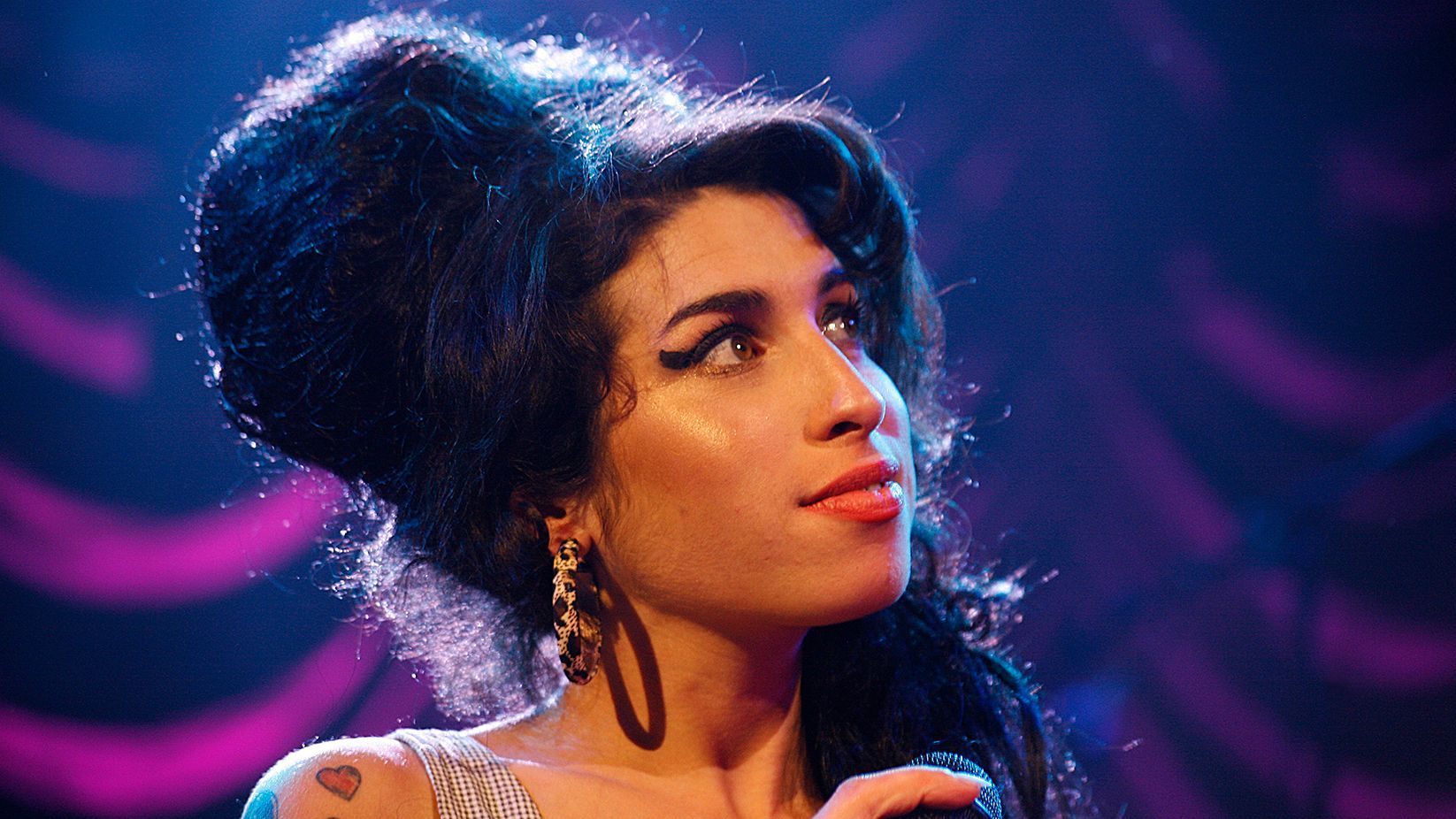 Photo from Amy Winehouse's memorial gallery